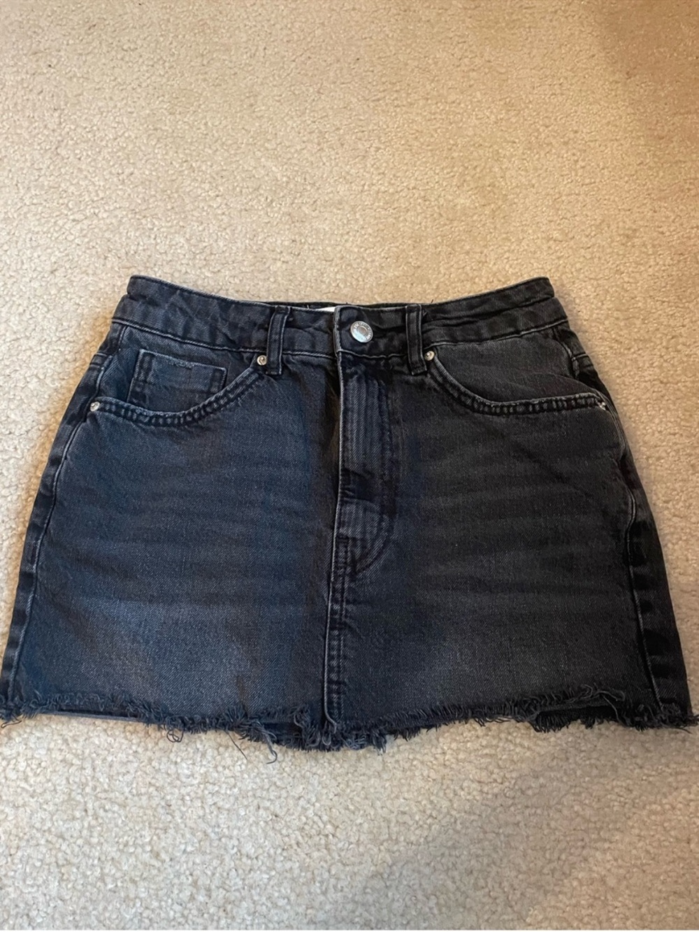 Pull&Bear Washed Black Denim Mini Skirt with Frayed Hem
